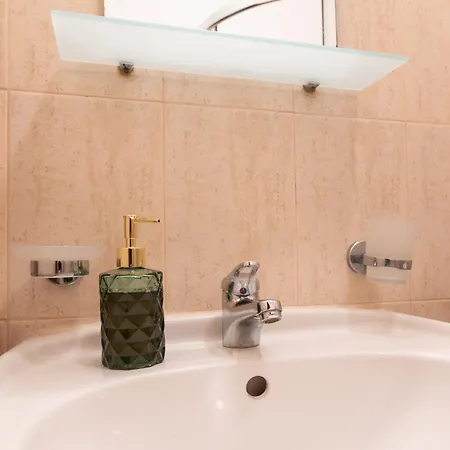 Διαμέρισμα Light One Bed Flat Next To The Lift *