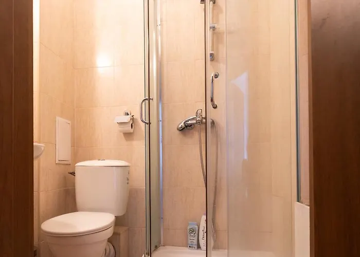 Light One Bed Flat Next To The Lift バンスコ