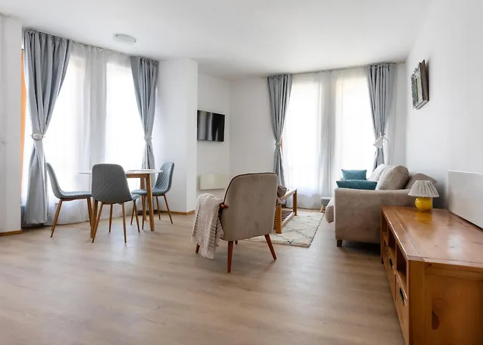 Light One Bed Flat Next To The Lift Apartman Banszko